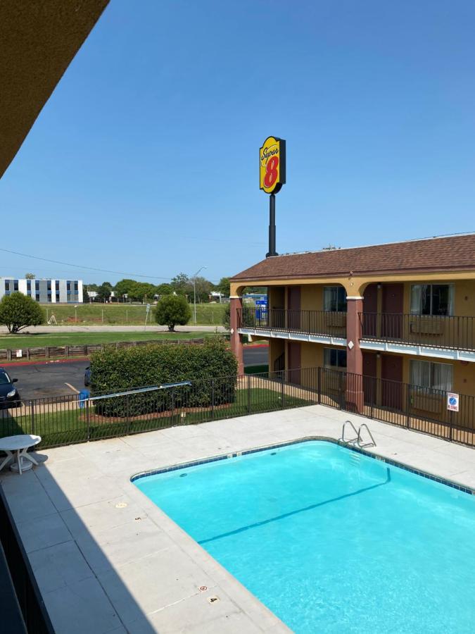 Super 8 By Wyndham Midwest City Ok Luaran gambar