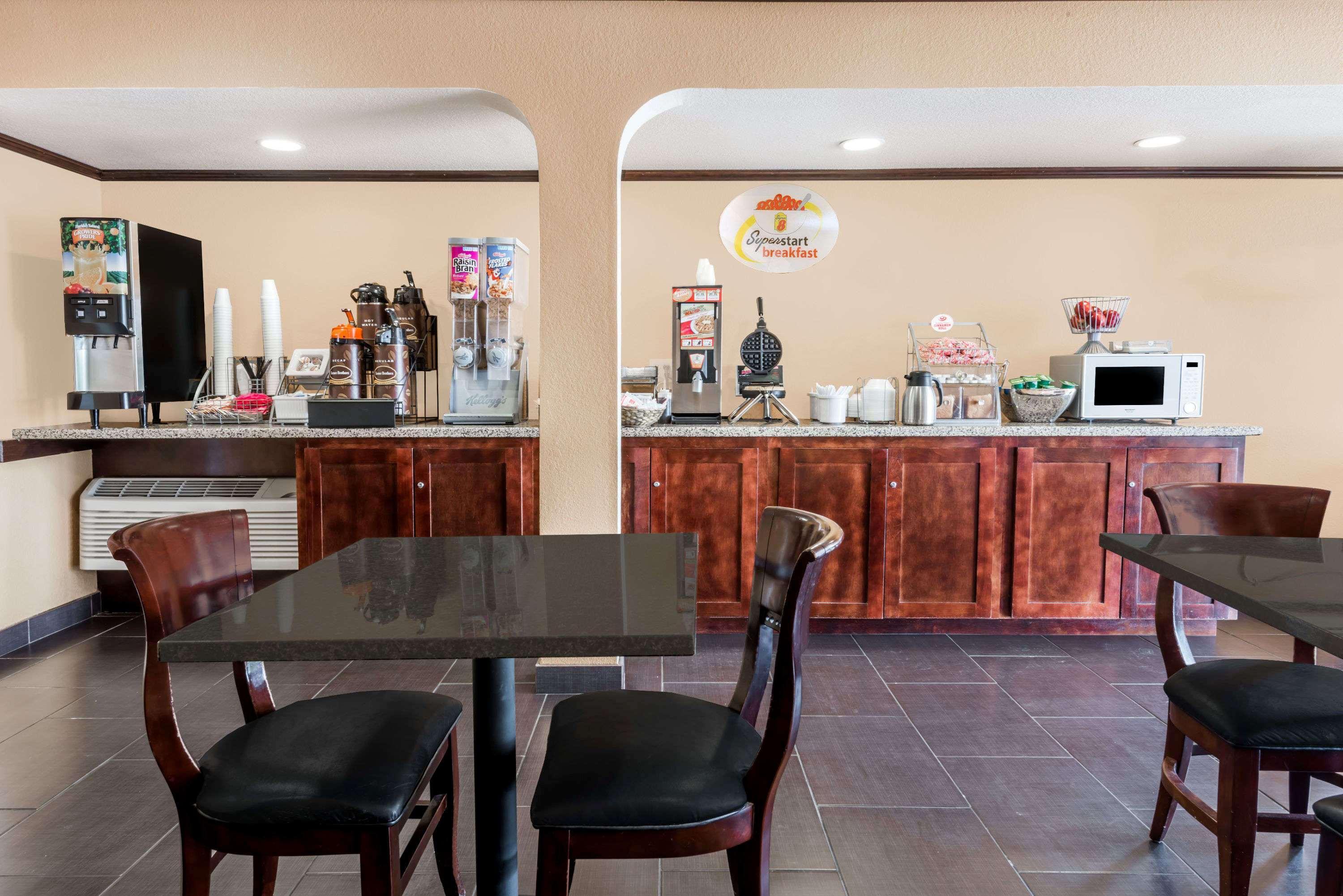 Super 8 By Wyndham Midwest City Ok Luaran gambar