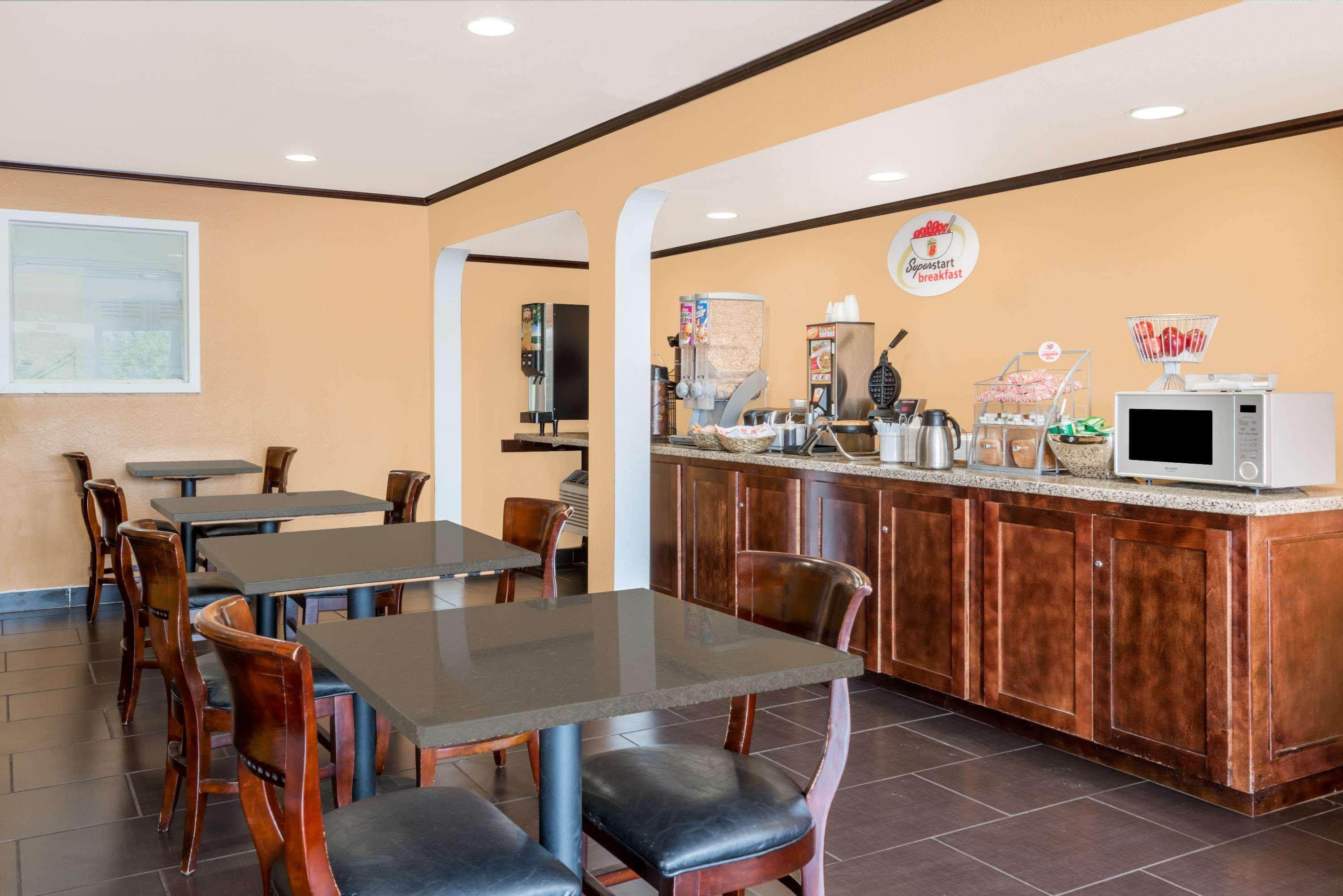Super 8 By Wyndham Midwest City Ok Luaran gambar