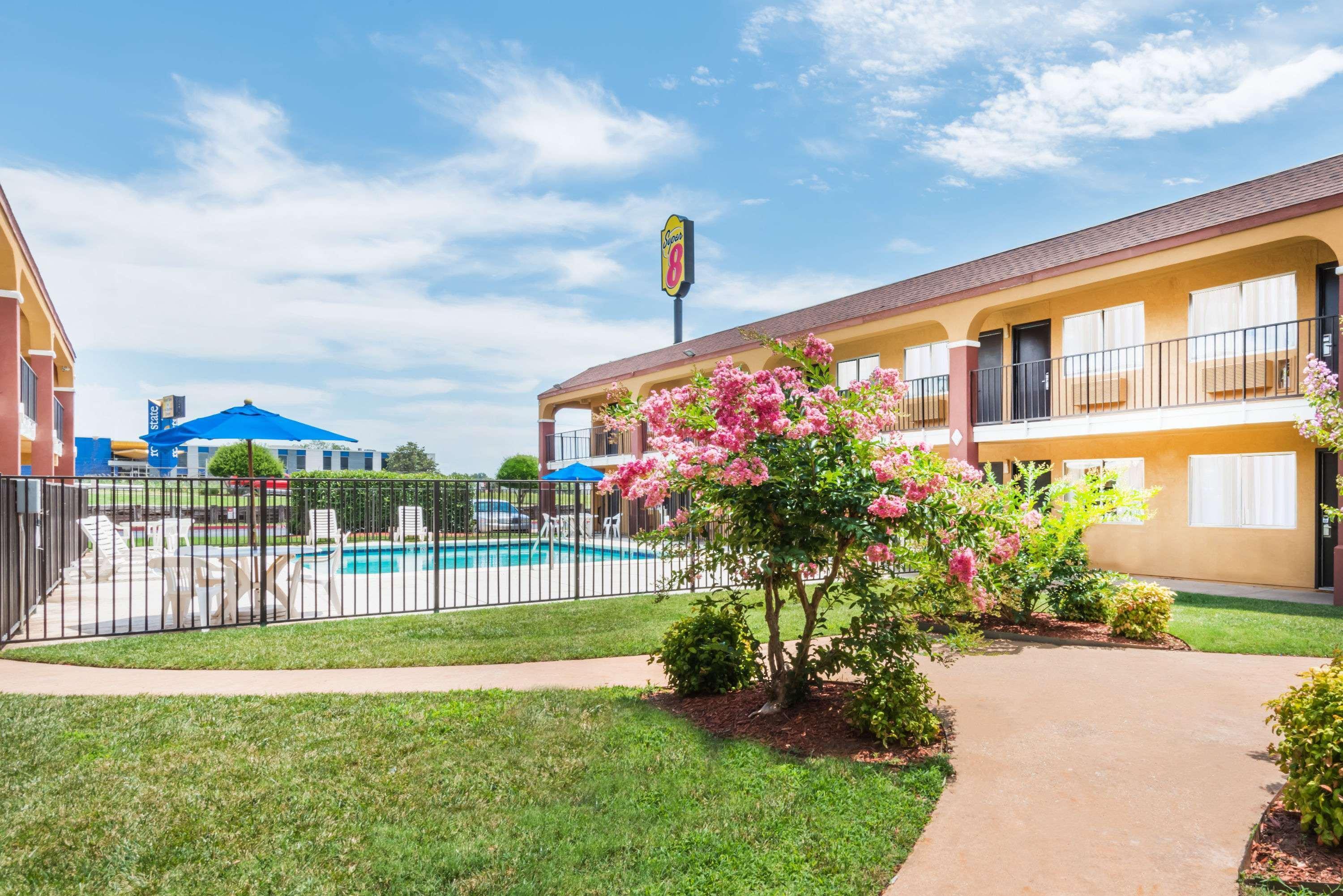 Super 8 By Wyndham Midwest City Ok Luaran gambar