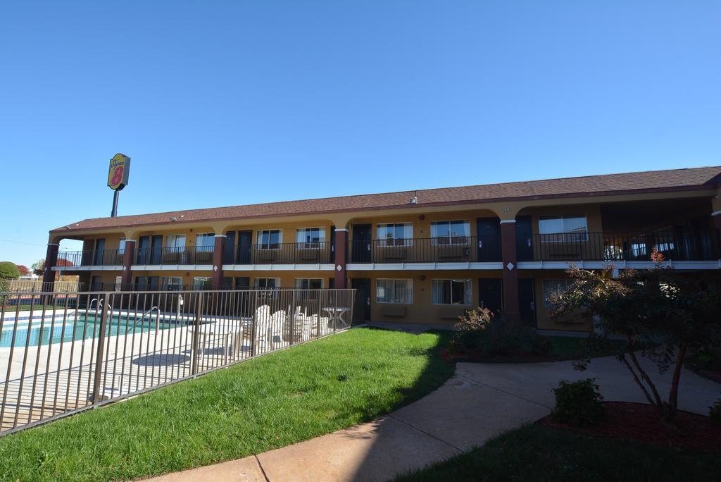 Super 8 By Wyndham Midwest City Ok Luaran gambar