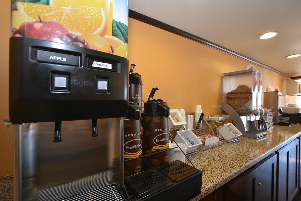 Super 8 By Wyndham Midwest City Ok Luaran gambar